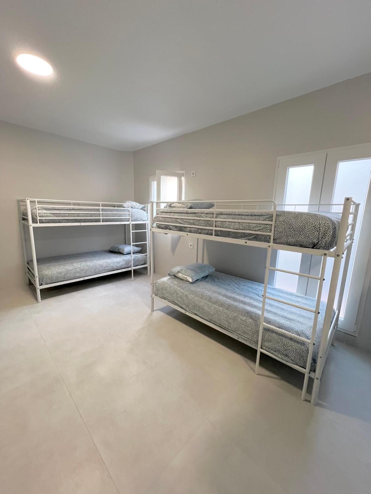 Hostel Oasis Мадрид Екстериор снимка