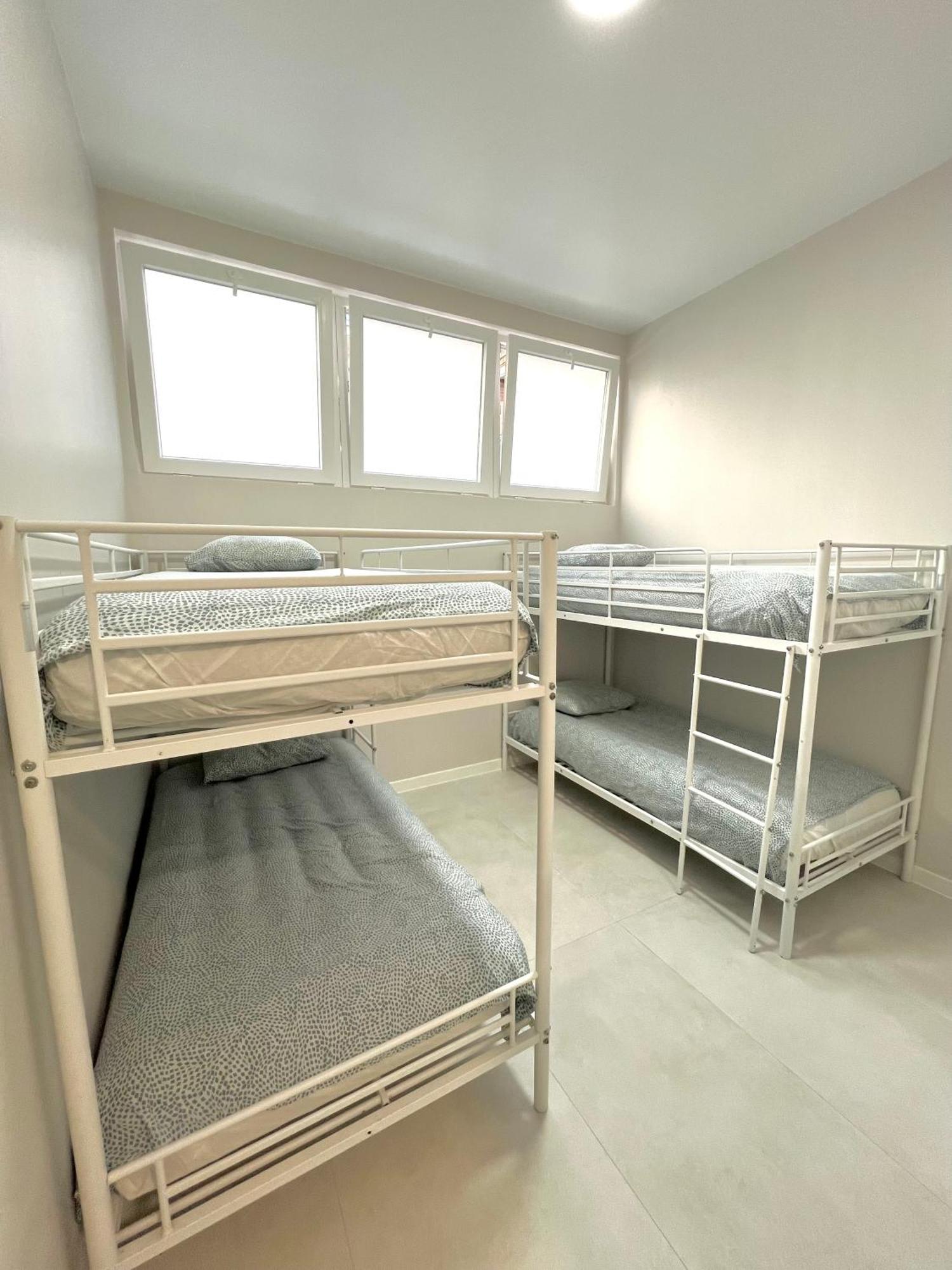 Hostel Oasis Мадрид Екстериор снимка