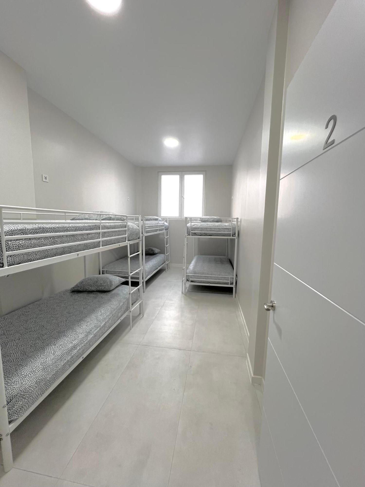 Hostel Oasis Мадрид Екстериор снимка