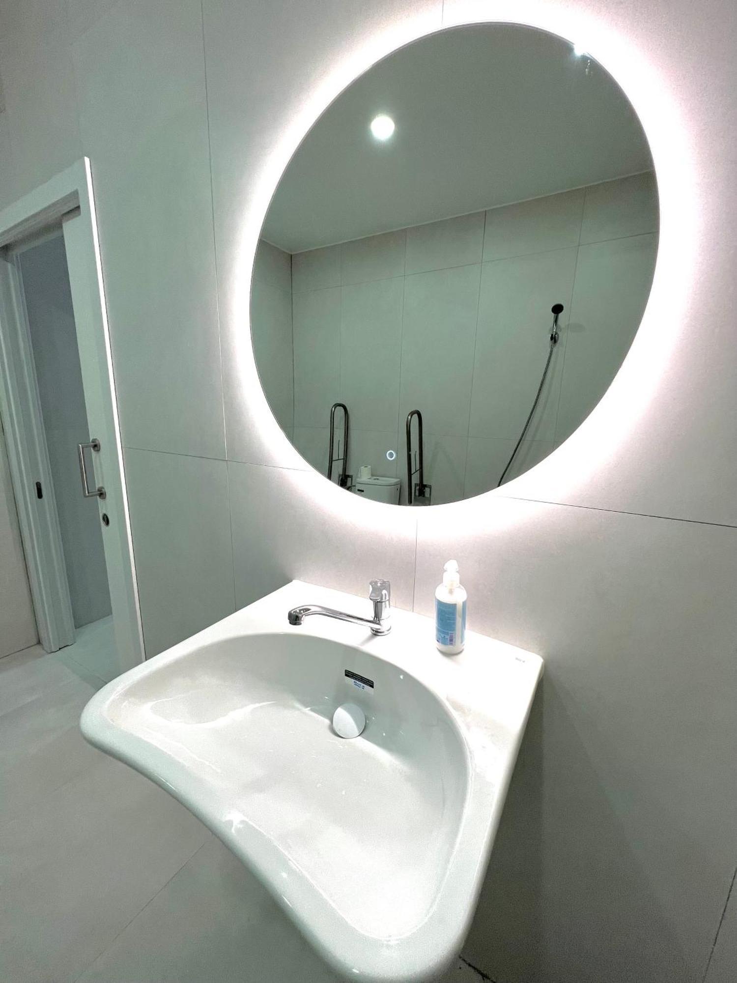 Hostel Oasis Мадрид Екстериор снимка