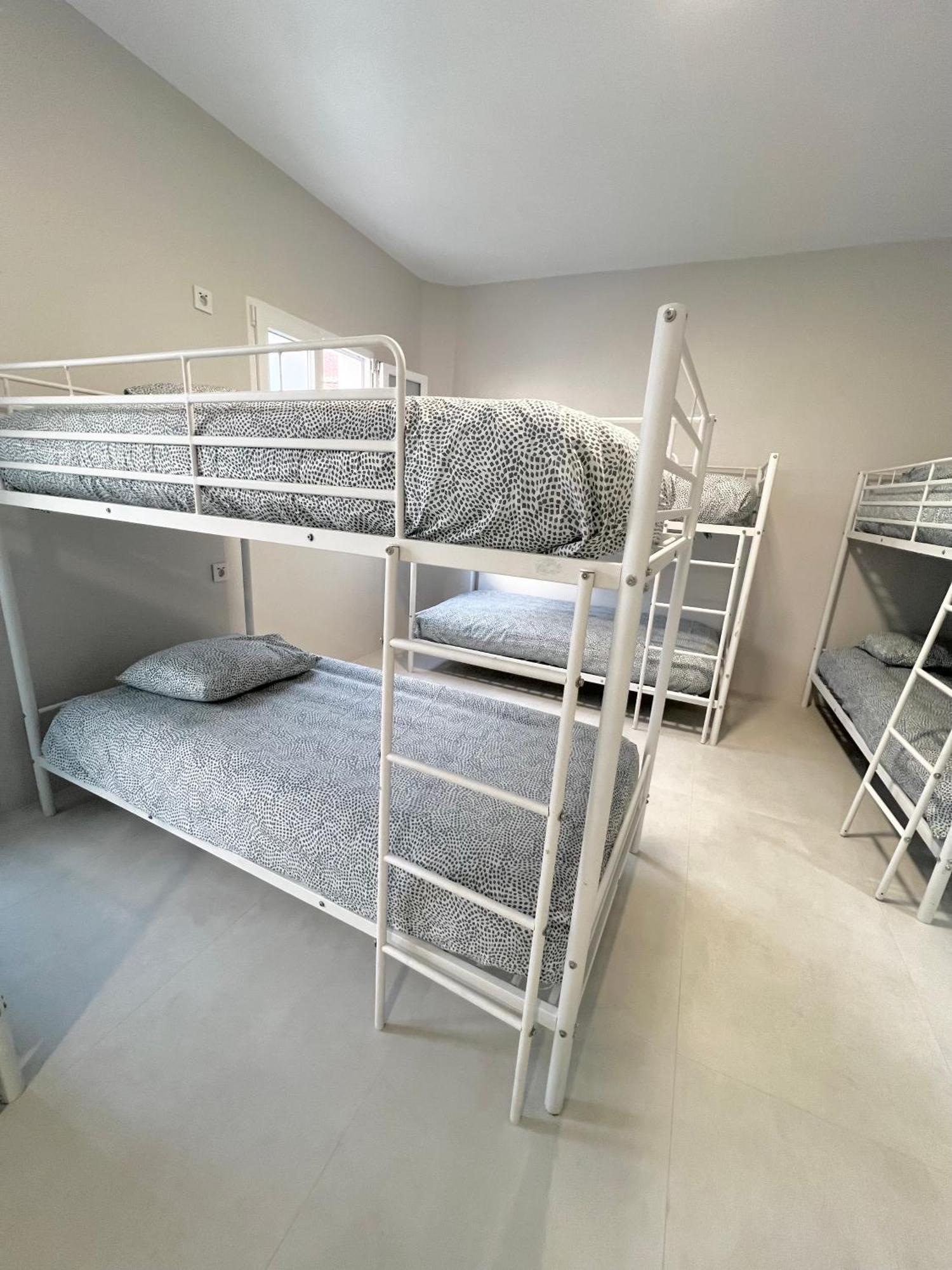 Hostel Oasis Мадрид Екстериор снимка