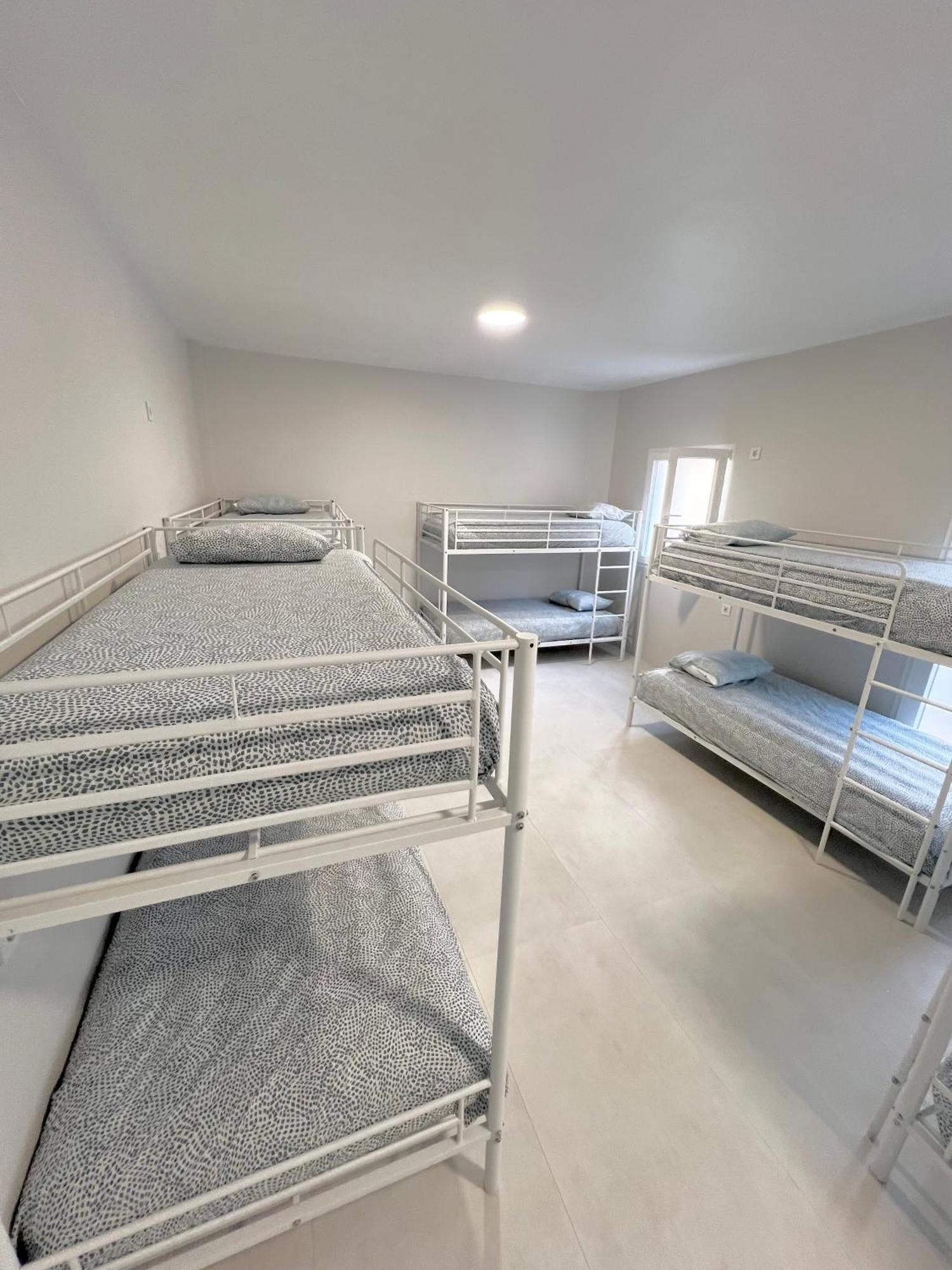 Hostel Oasis Мадрид Екстериор снимка