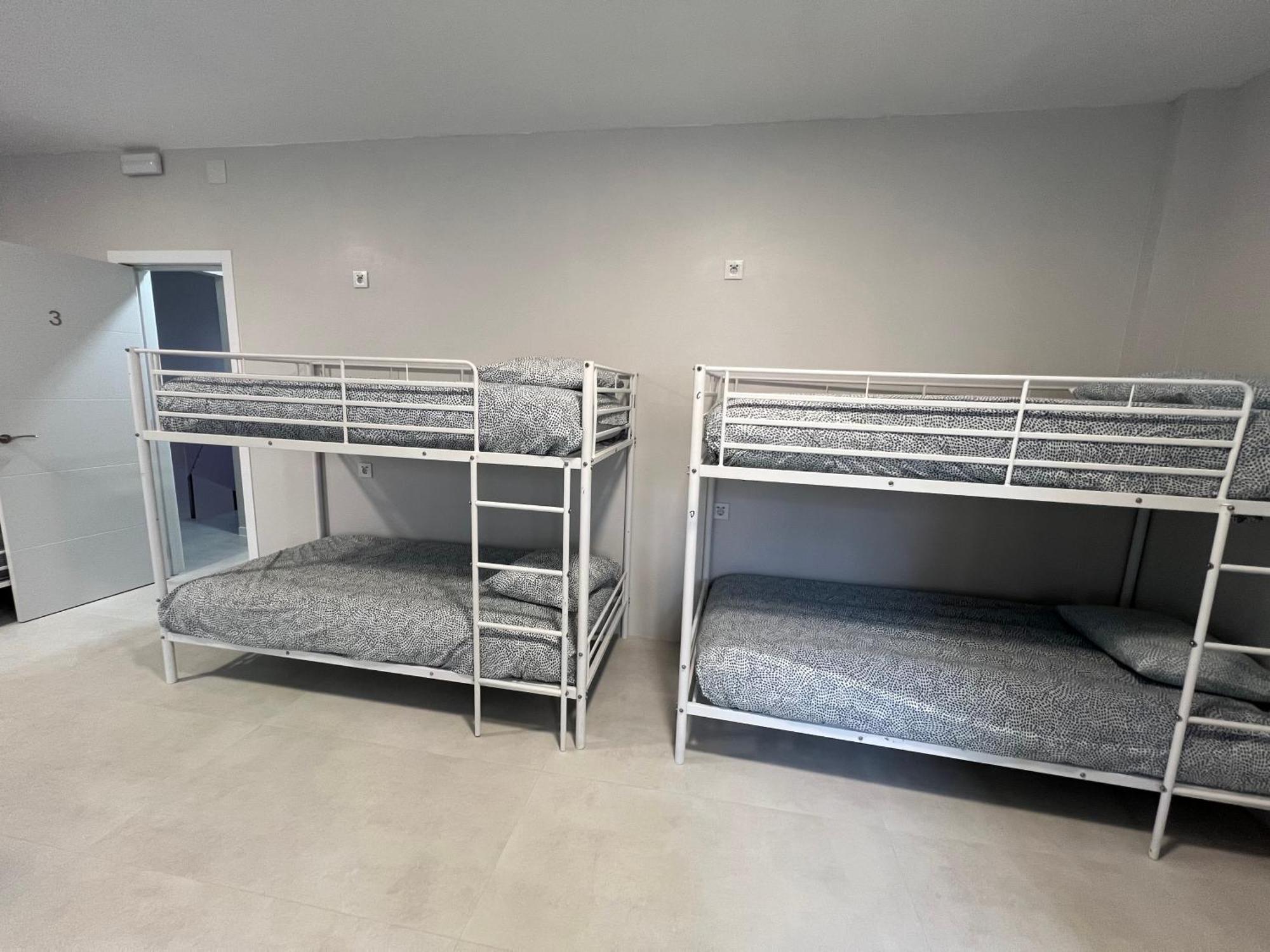 Hostel Oasis Мадрид Екстериор снимка