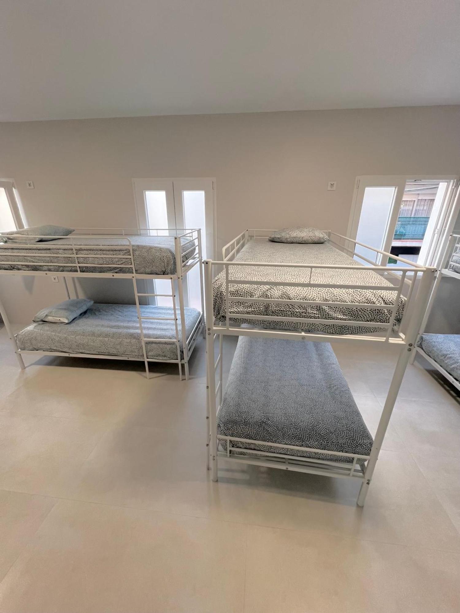 Hostel Oasis Мадрид Екстериор снимка