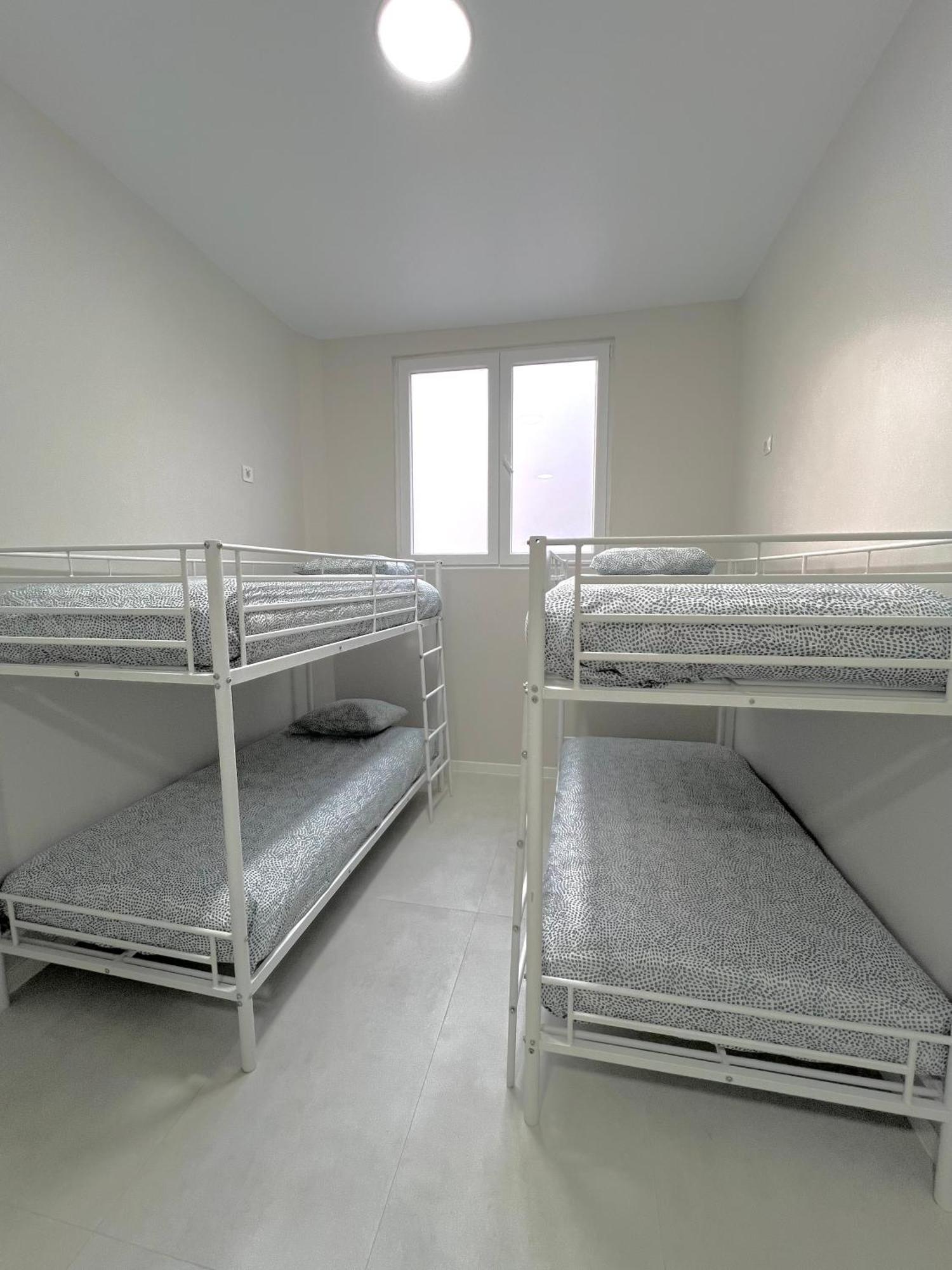 Hostel Oasis Мадрид Екстериор снимка